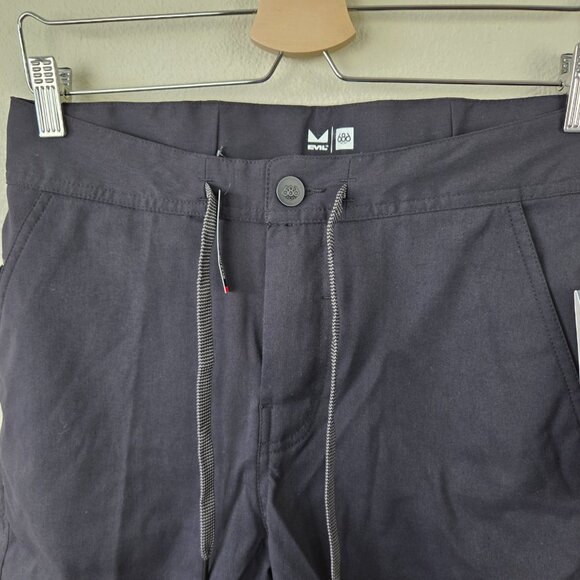 686 Mens Platform Bike Shirts Size 30 Evil Black 12" Inseam Mountain Bike Nylon - Picture 4 of 9